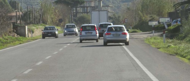 Italian lane discipline. Police undertook people on roads like this.