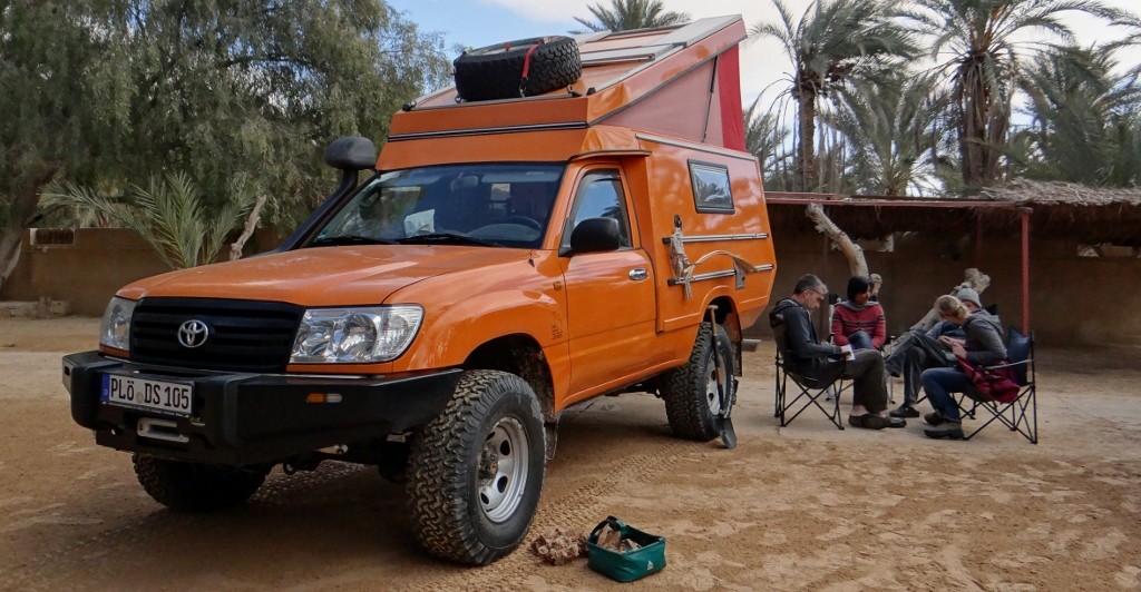 At last some adventure wagons arrive on site, after two weeks crossing the desert