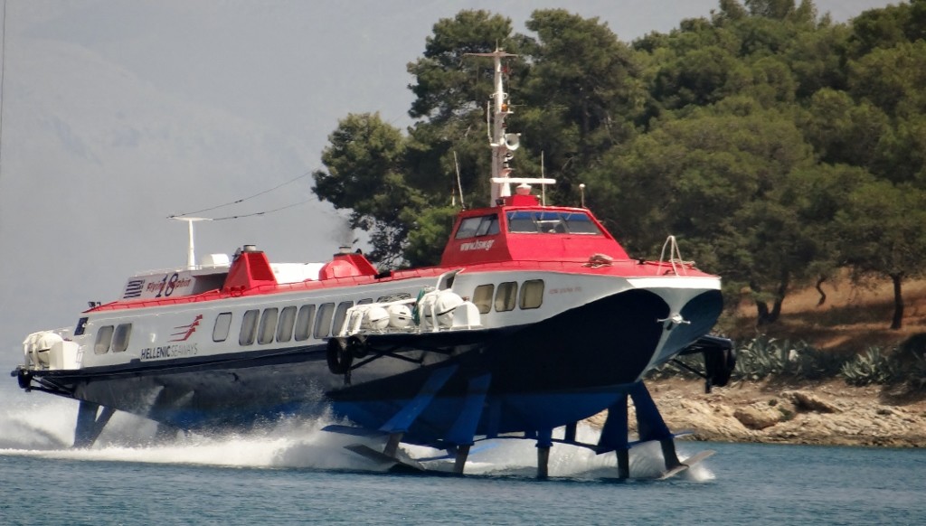 Excitement as the hydrofoil arrives, at only €30 return to Athens they two hour trip makes this place the perfect weekend getaway.