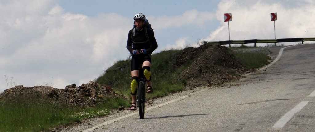 If we were worried we wouldn't make it over the pass, this chap on a unicycle soon put our minds at rest.
