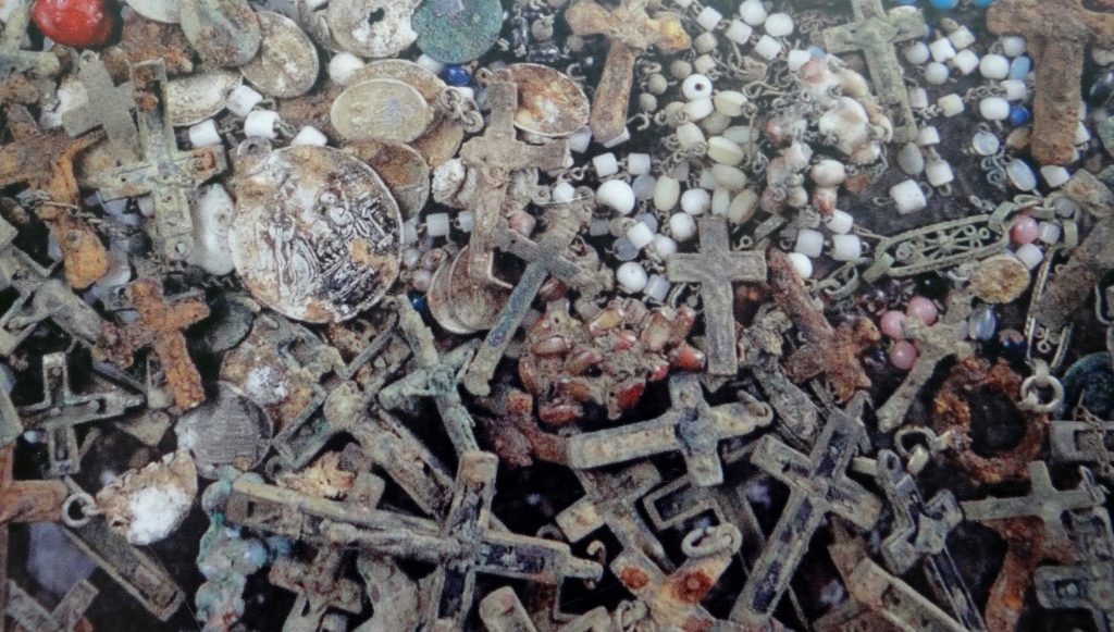 Crosses and crucifixes found at the burial sites
