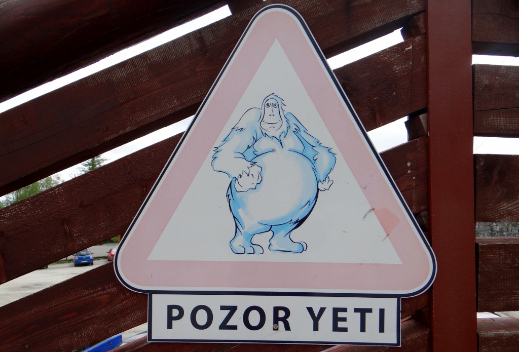 Yeti warning sign