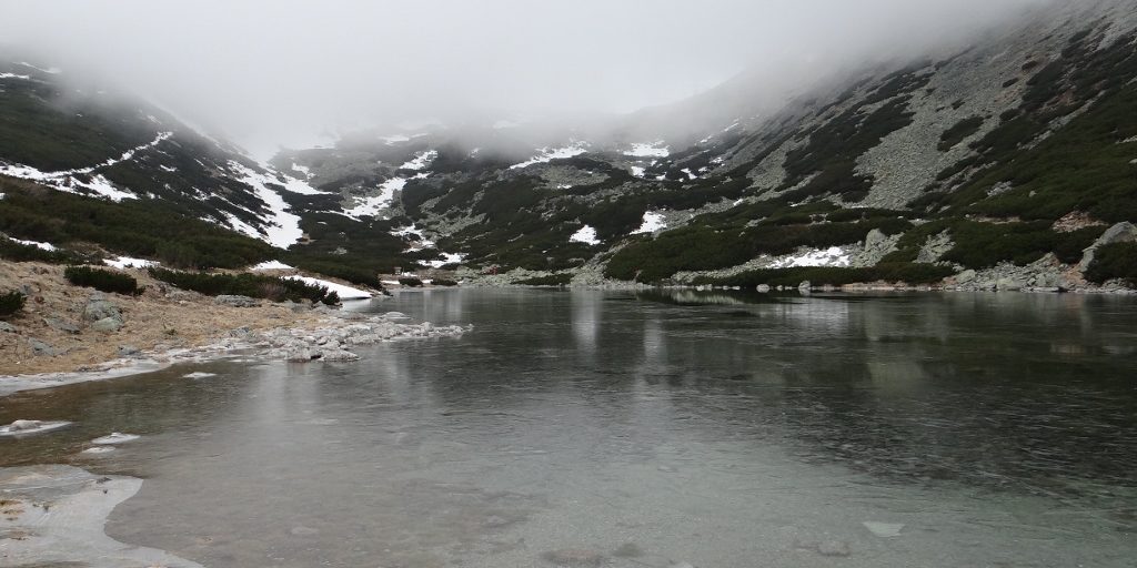 Half frozen lake at Skalnaté pleso
