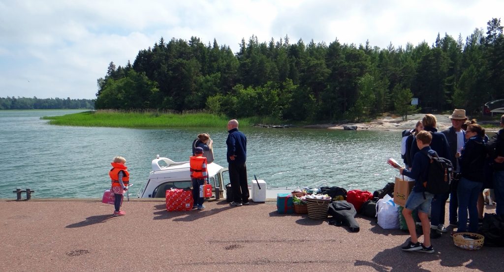 Finns awaiting their boat transport in the archipelago