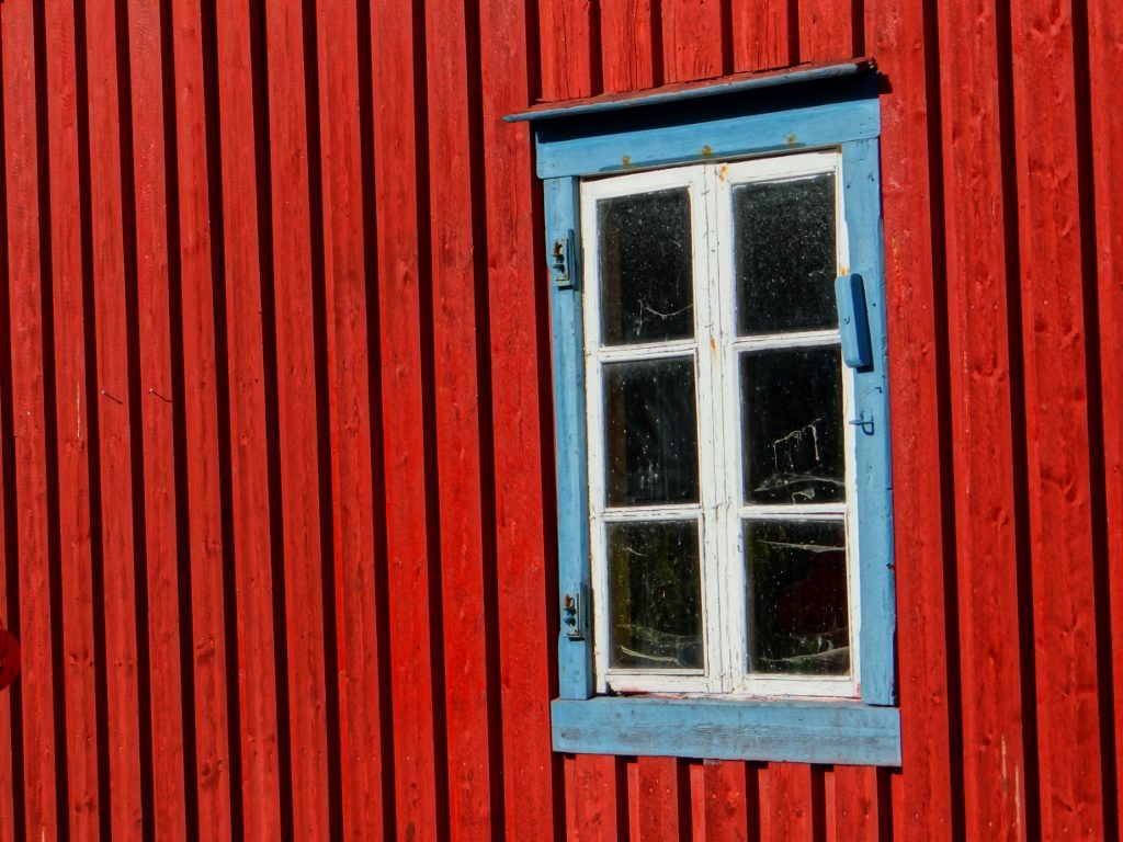 A window in Reine, Lofotens