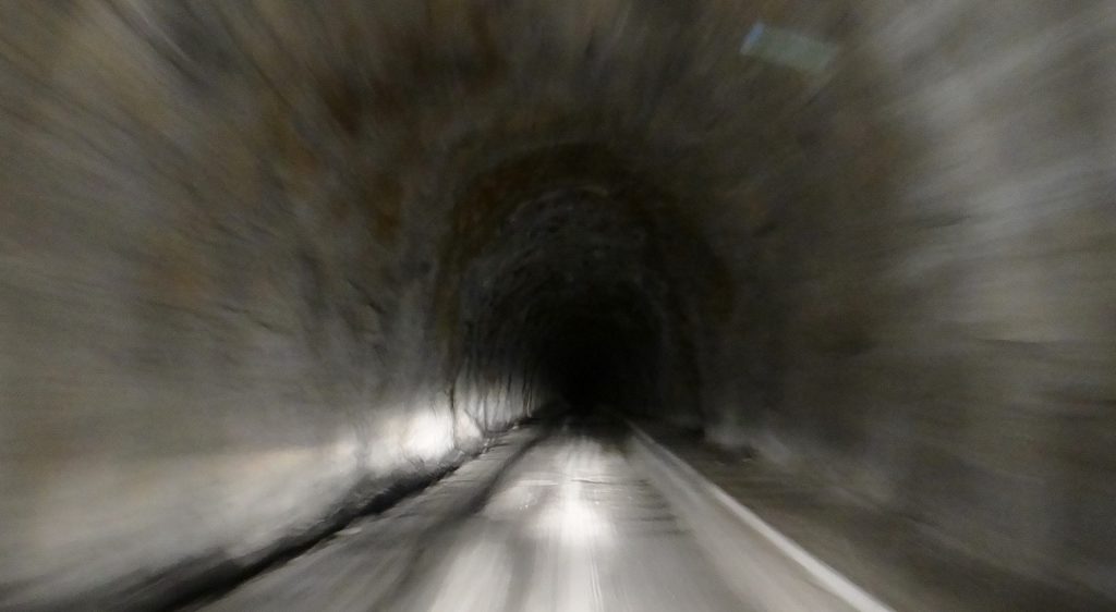 Unlit tunnel to Holmvassdammen