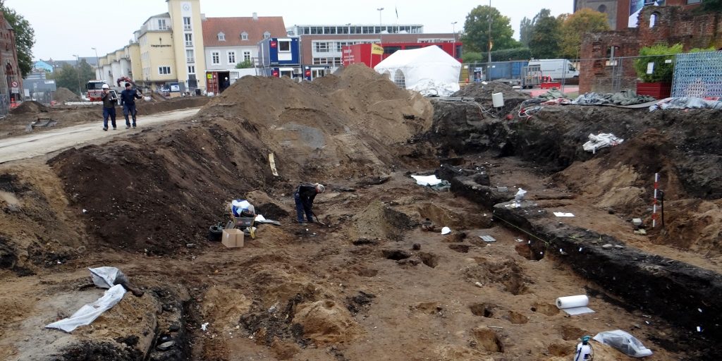 30 Billion DKK are being spent on redeveloping the city centre. It looked like the archaeologists were carefully digging over this part of the works
