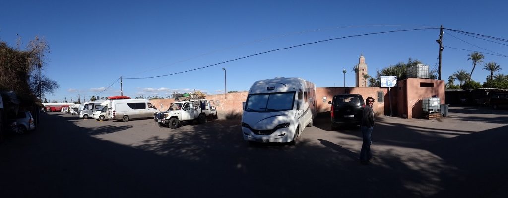 Guarded motorhome parking in central Marrakech