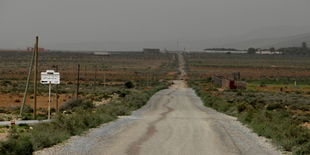 Desert road near Abaynou