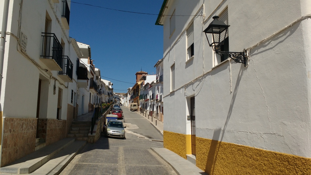 Valle de Abdalajís. The town has a garage, two supermarkets, several tapas bars, a doctors, a pharmacy and a fair few churches