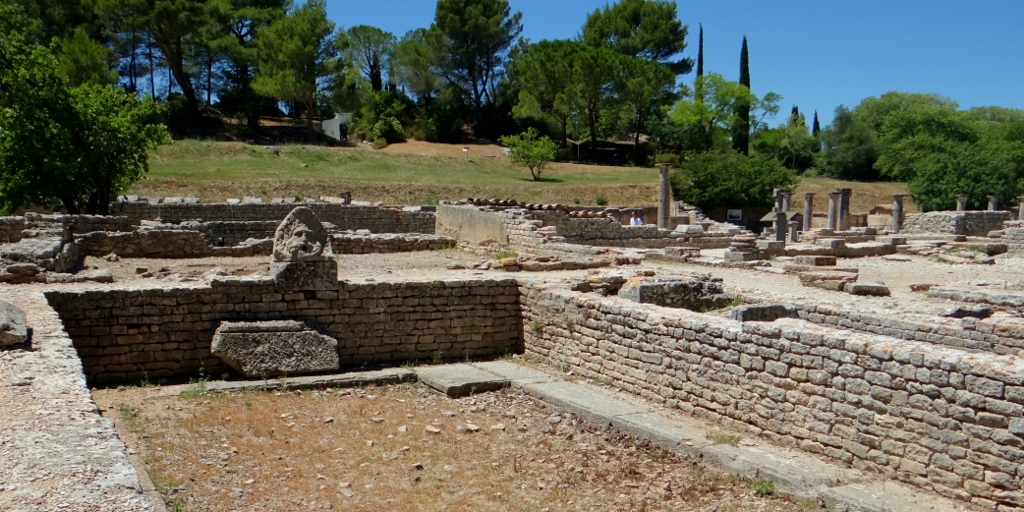 Lessons in history and town planning, Glanum, France - Our Tour ...