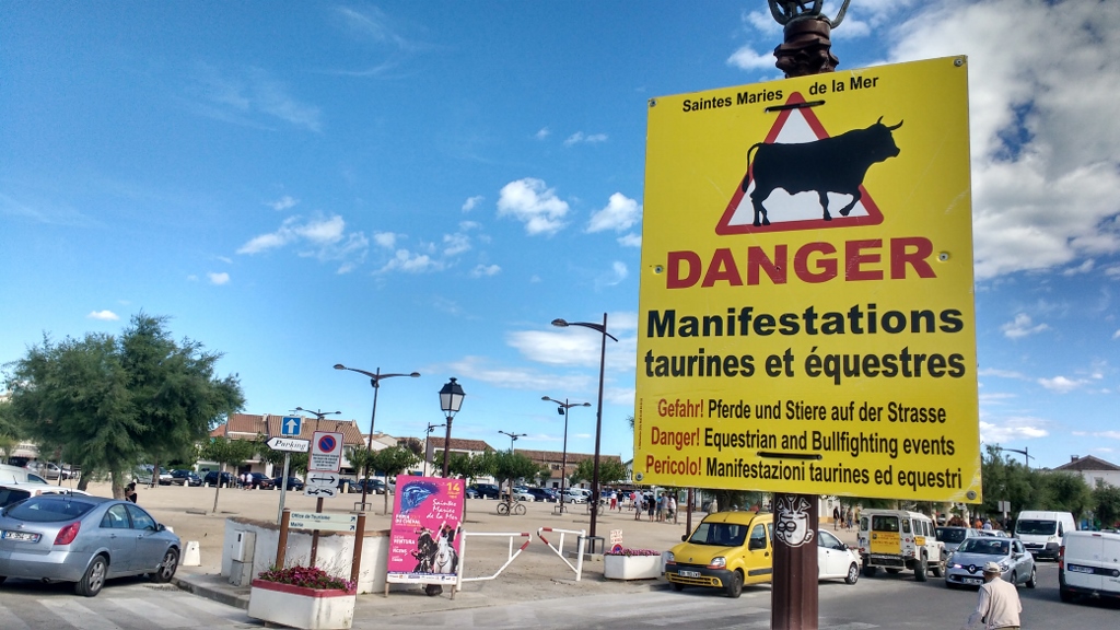 A warning sign in aintes-Marie-De-La-Mer.