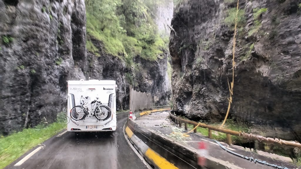 Heading through roadworks in the Gorges d'Engins