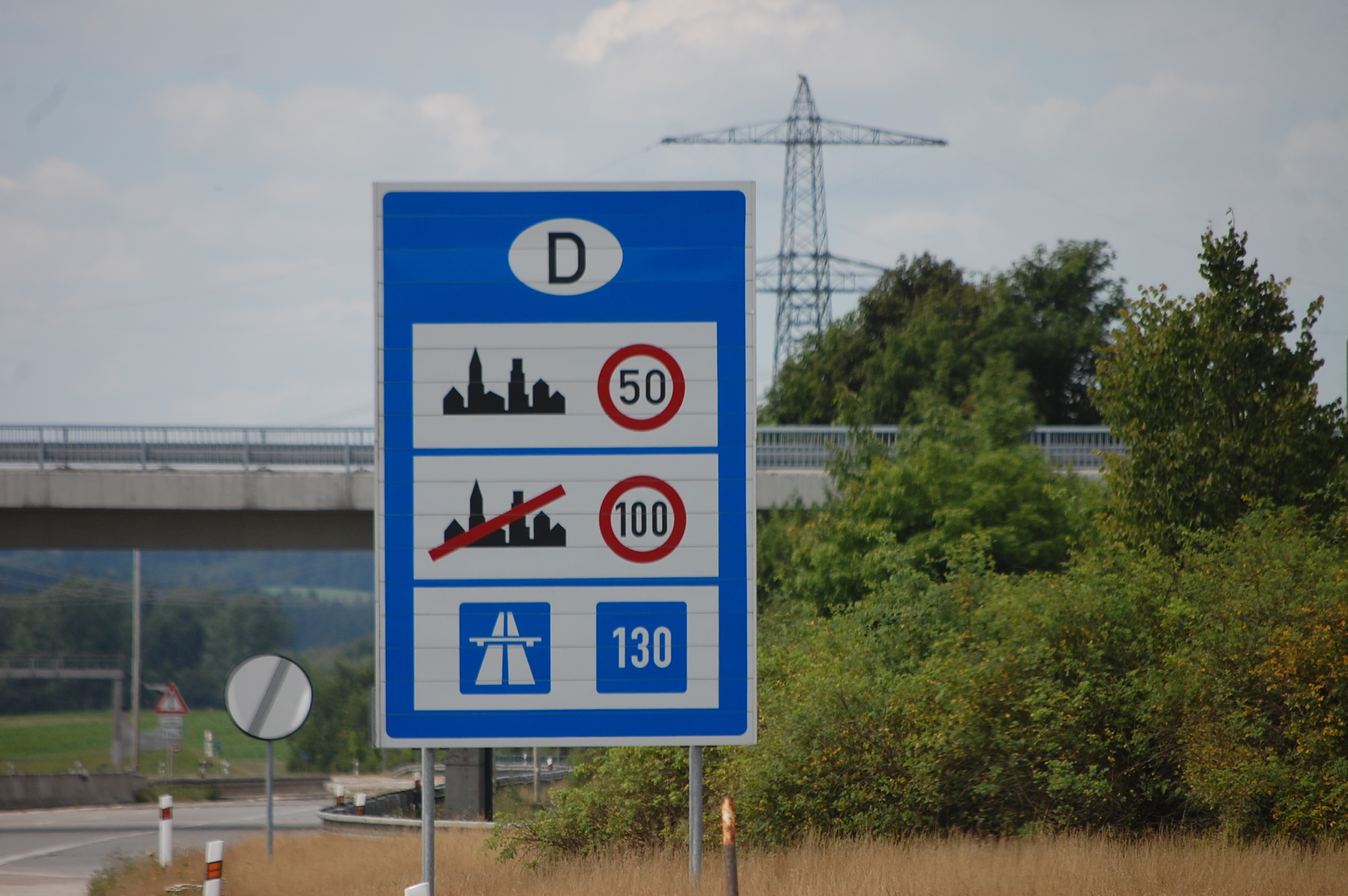 German speed limit sign border