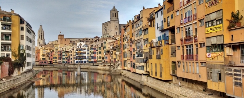 Girona painted houses