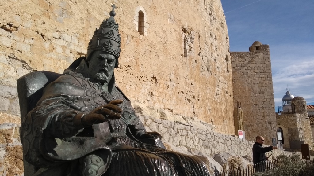  Benedict XIII (Pedro de Luna), who was a Catholic Pope, sort of, and lived here in the castle at Peniscola