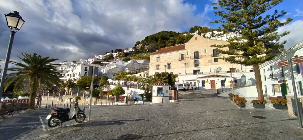 Emerging back at Frigiliana. The village is very, very quiet in January 2021.