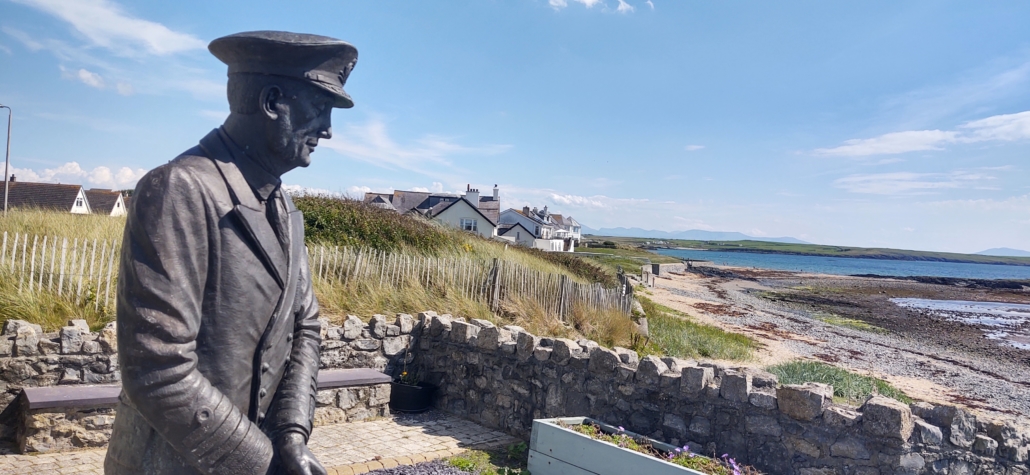 Statue of Admiral Sir Max Horton at Rhosneigr, Angleset