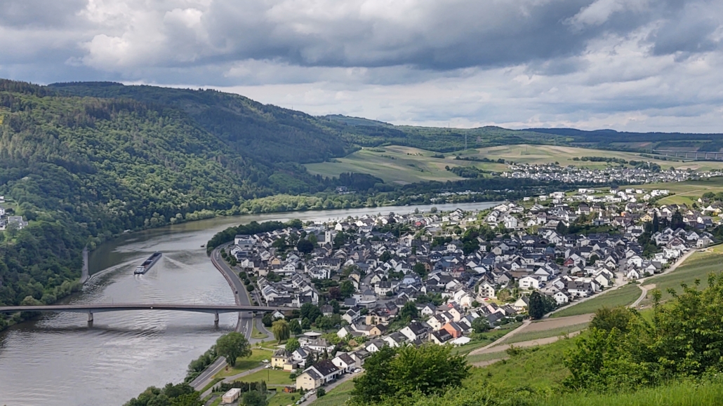 Hiking on the Moselsteig Trail near Mehring