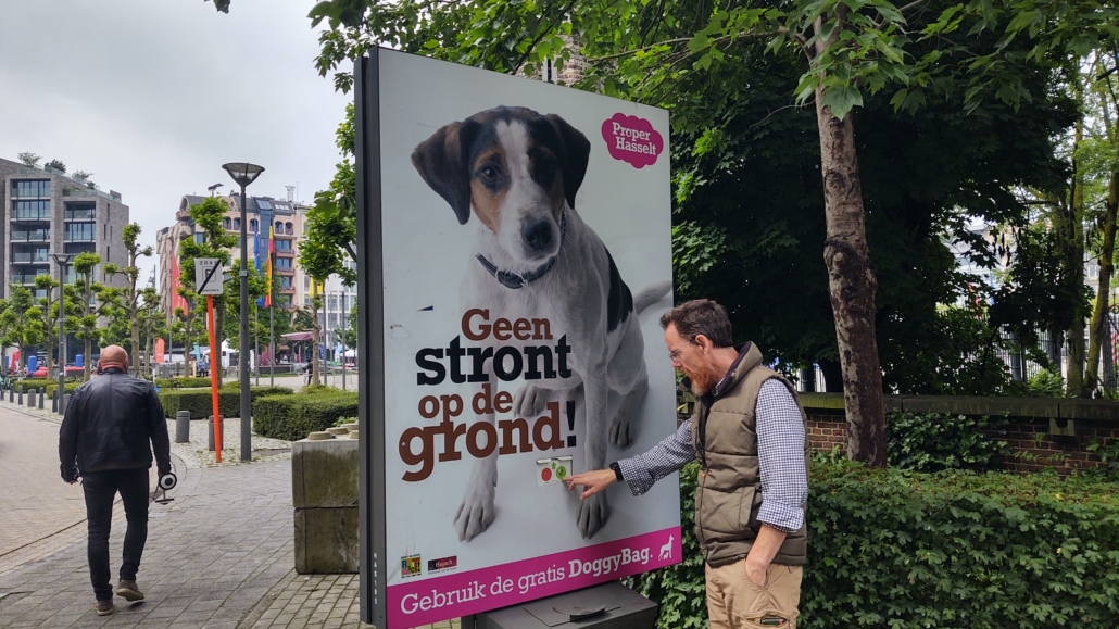 Press button for free dog poo bags!