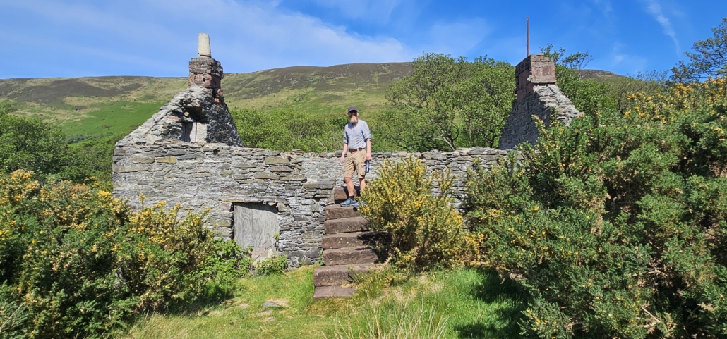 The ruin on a building which used to treat fishing nets, back when Lochranza was a centre for small-scale herring fishing