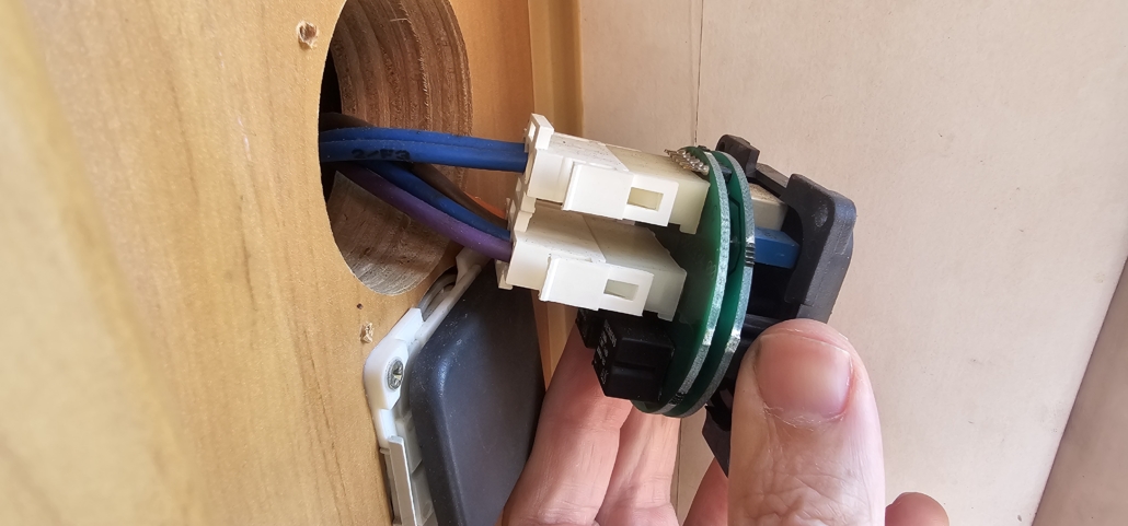 Motorhome step switch connectors